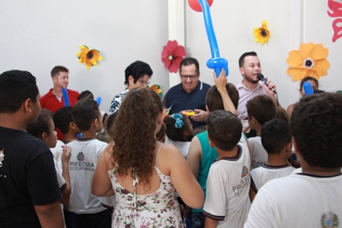 Criança Solidária: ACV e SicoobCredlíder entregam brinquedos para entidades